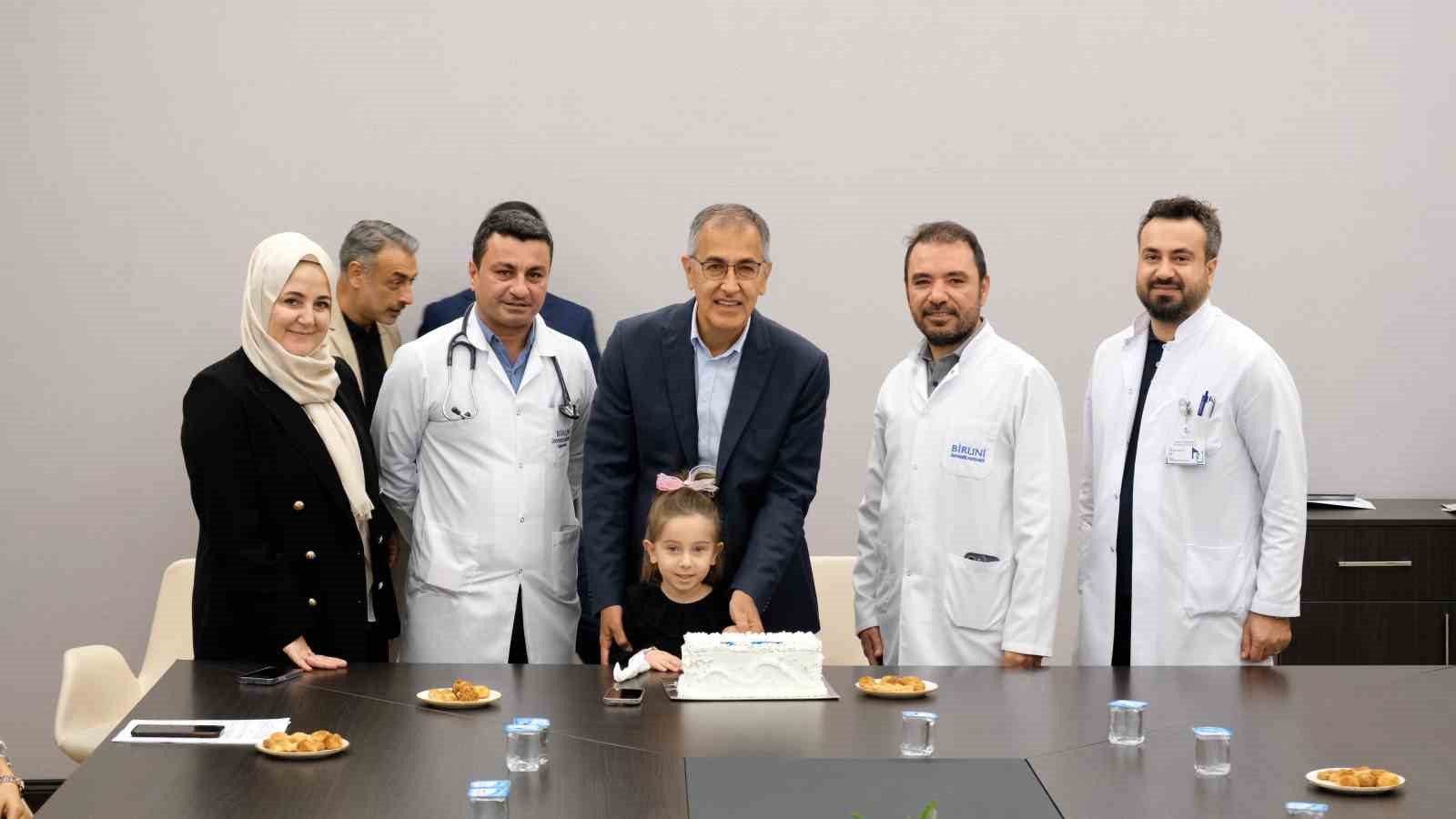 biruni universitesi tip fakultesi hastanesinde 100uncu kemik iligi nakli gerceklestirildi 1 FWbsdEcV