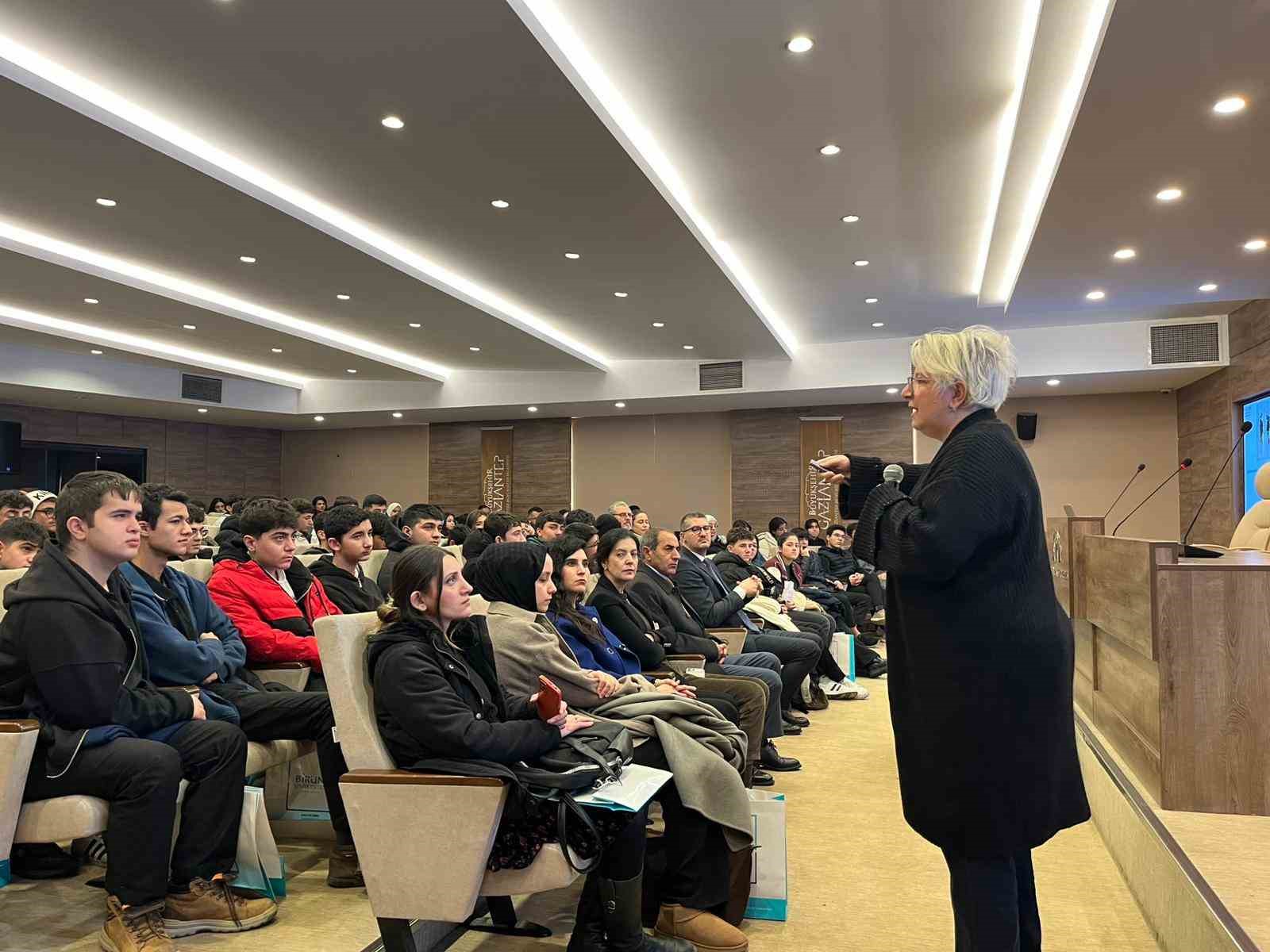 biruni universitesi yokun bilim kafe etkinlikleriyle 6 ilde genclerle bulustu 2
