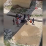 bisikletiyle-kopruden-ucan-cocuk-7-metreden-yere-cakildi-IlCeKFz2.jpg