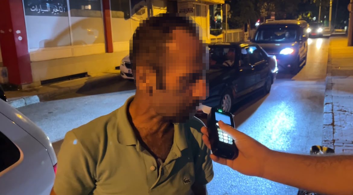 bisikletiyle polislerin yanina geldi 20 kat alkollu cikti kameraya sarki soyledi 4 hz6DB5eU