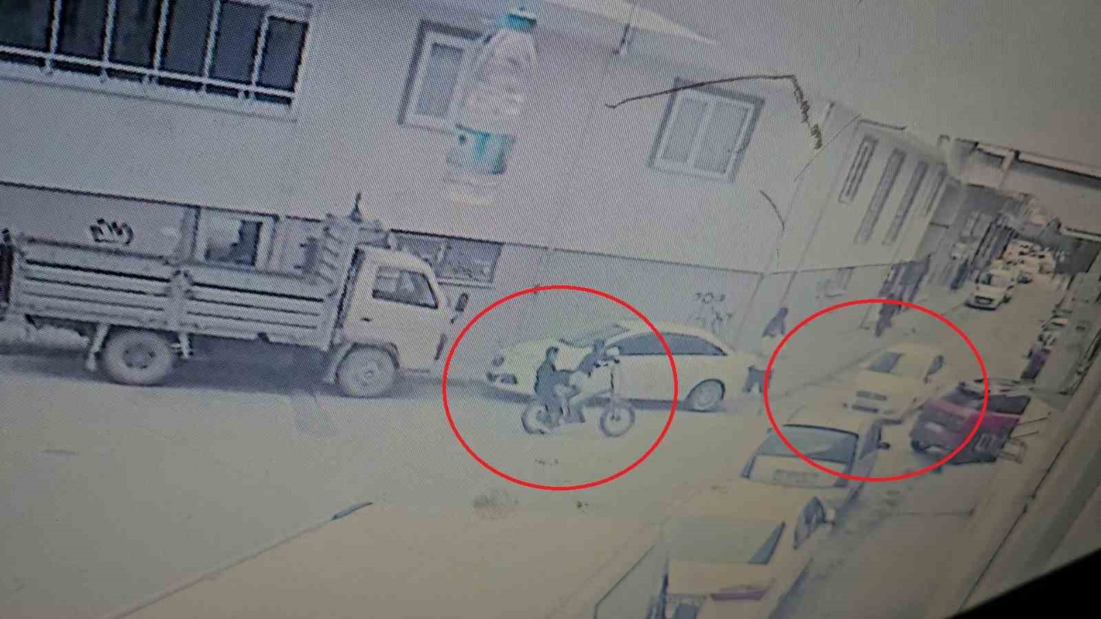 bisikletli cocuklar otomobille boyle carpisti kaza ani kamerada 0 C2umq8fH