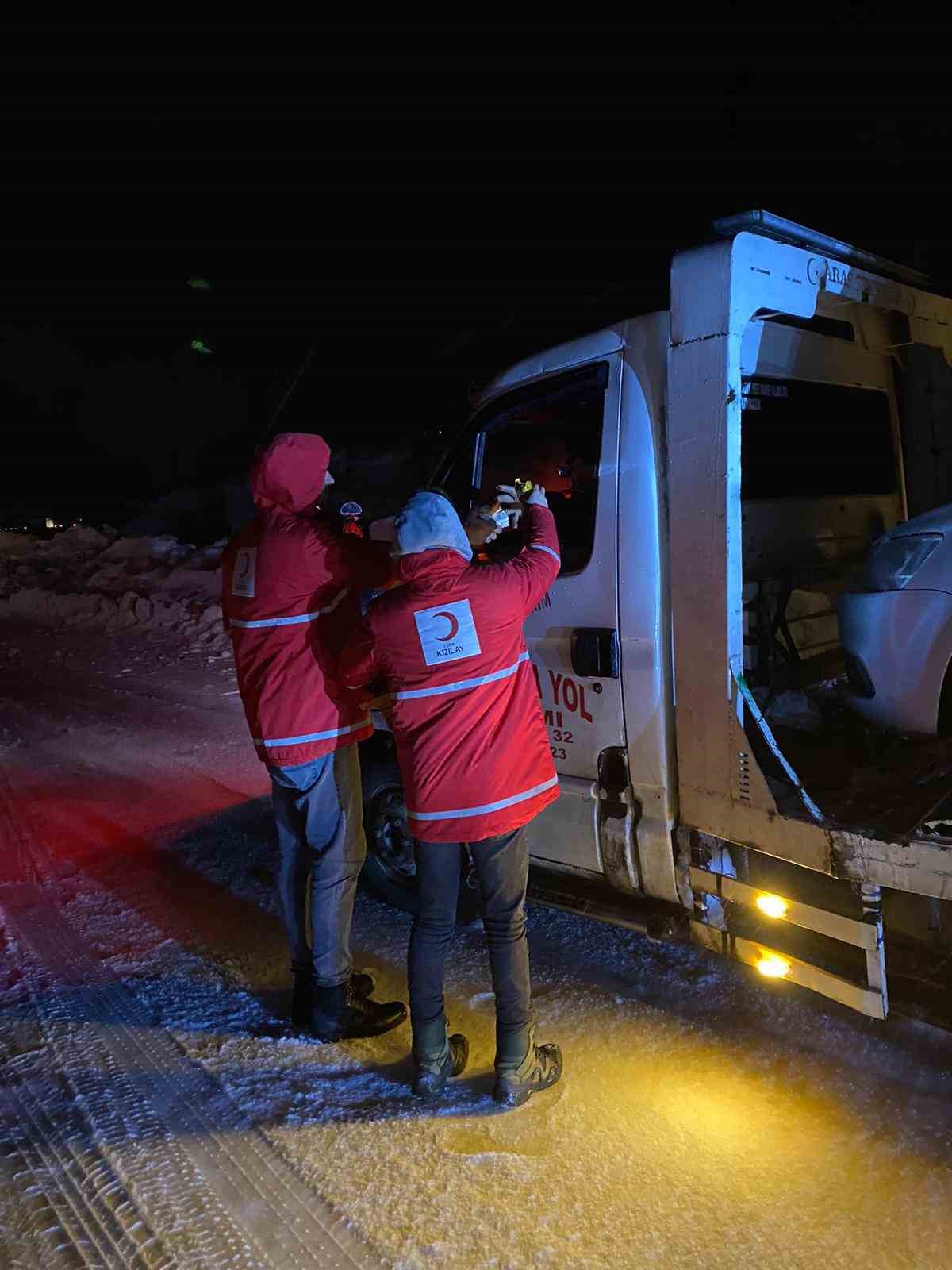 bitlis baykan yolu ulasima kapandi 3 saat sonra kontrollu acildi 10 5zbjDyTB