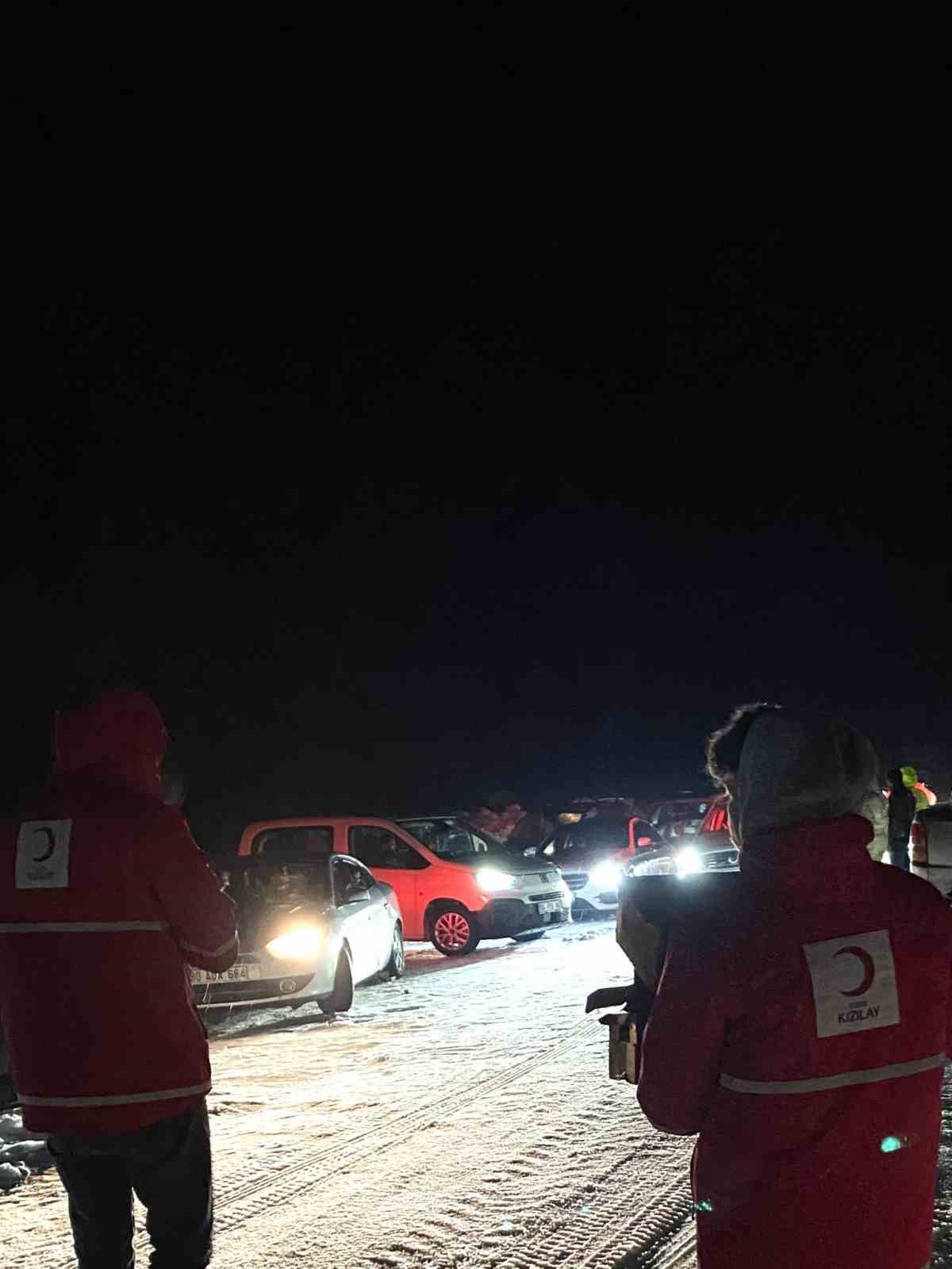bitlis baykan yolu ulasima kapandi 3 saat sonra kontrollu acildi 12 eKz3SKrJ