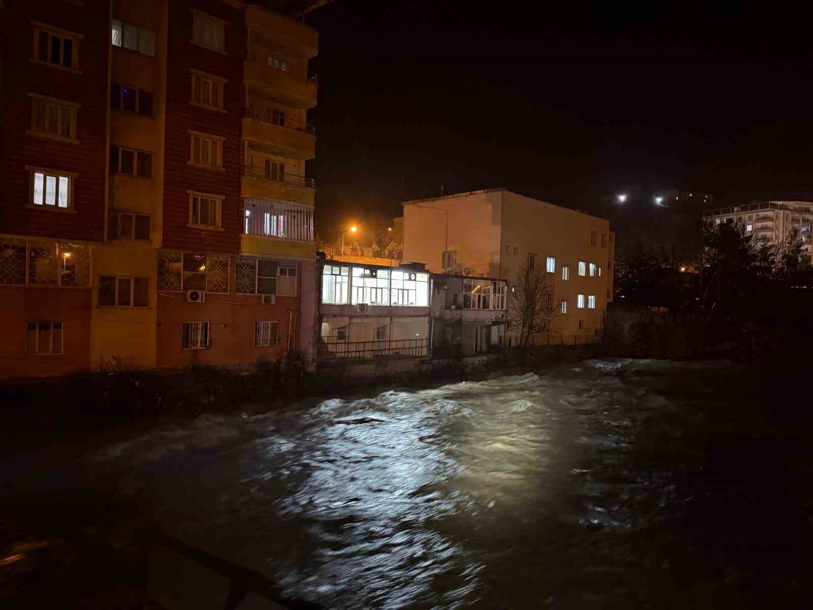 bitlis cayinin su seviyesi artti baykanda tedbir alindi 1