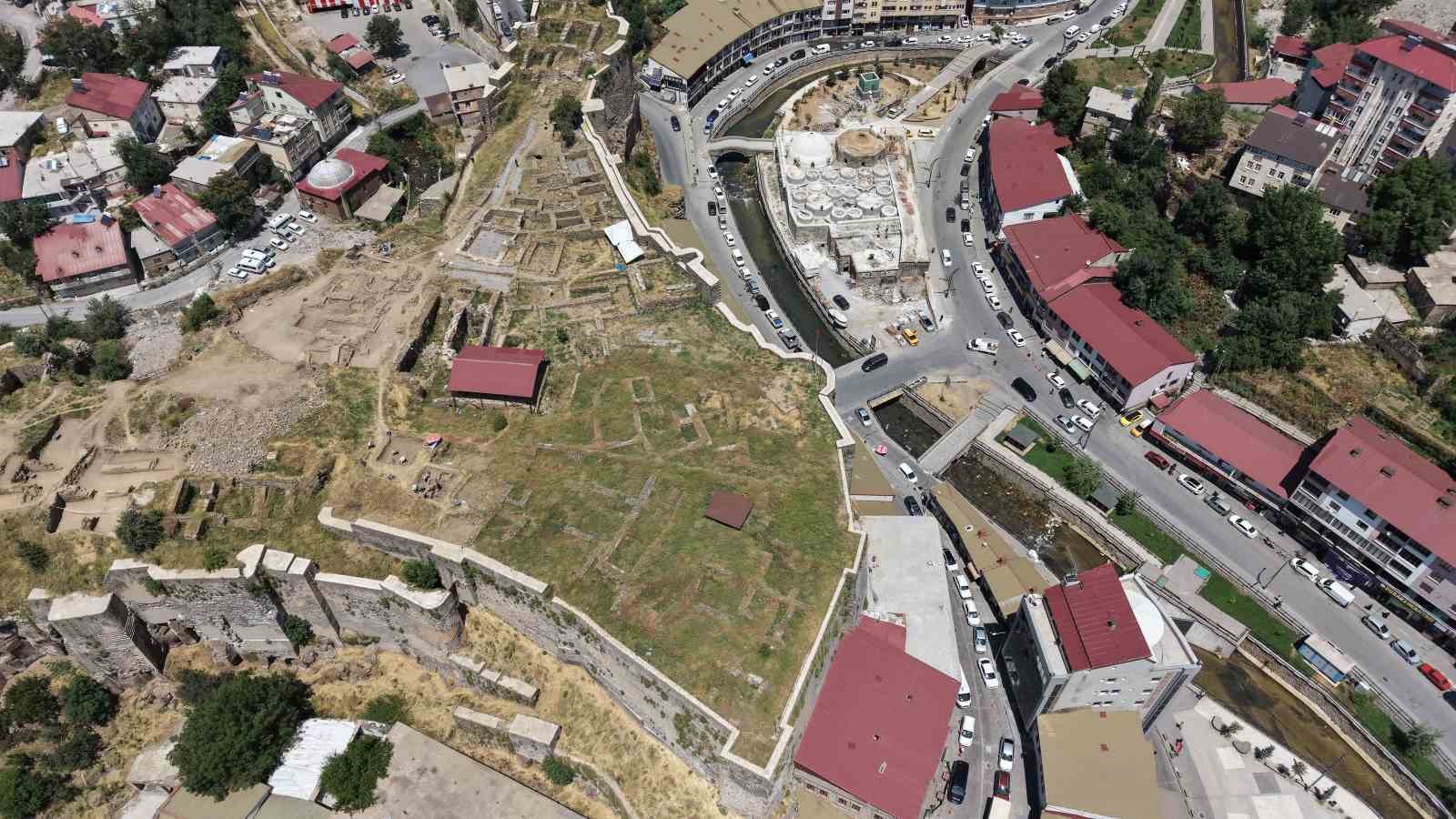 bitlis kalesinde kazilar buyuk olcude tamamlandi 2 2sI9c61N