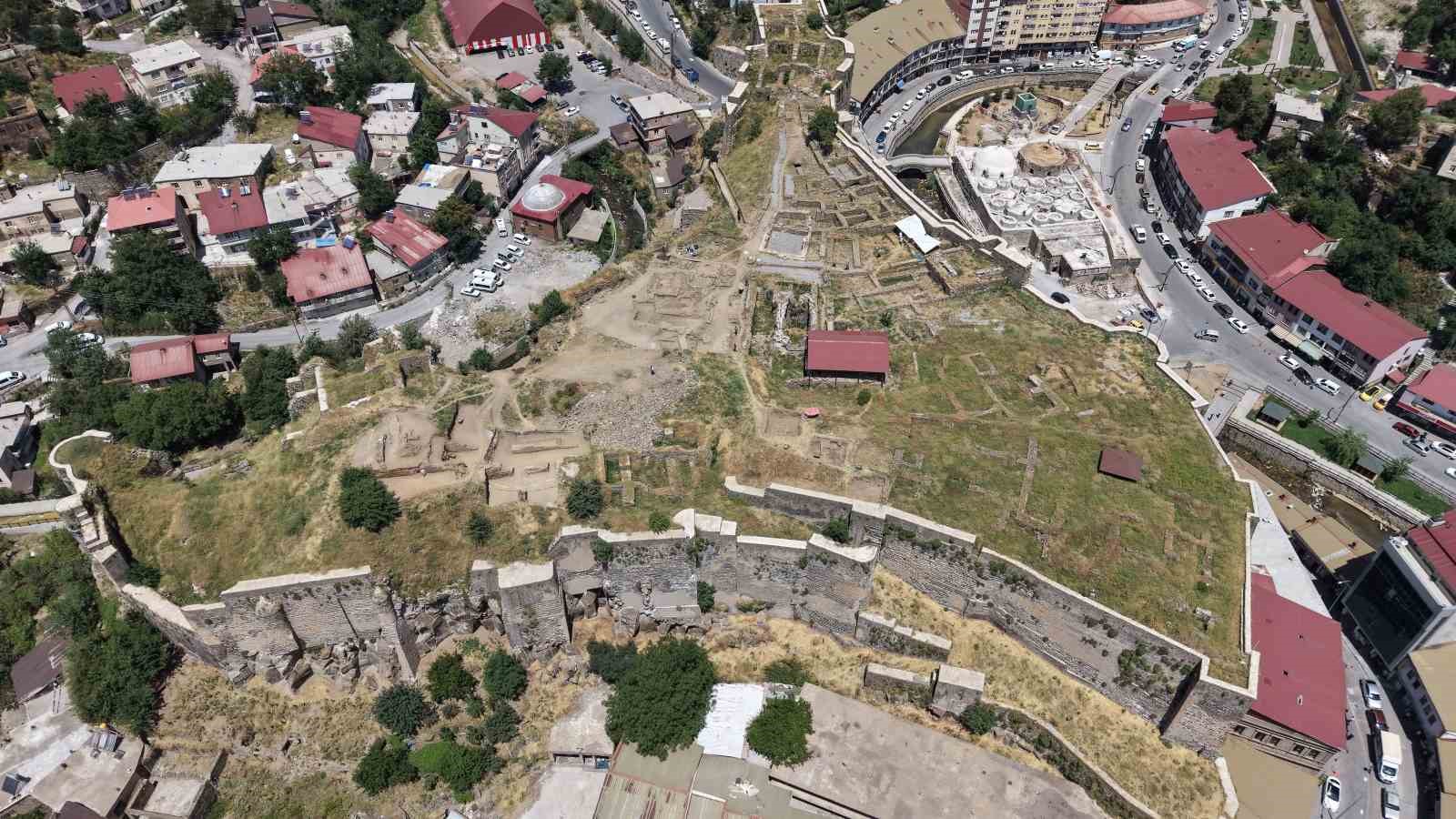 bitlis kalesinde kazilar buyuk olcude tamamlandi 4 O1pwdlYM