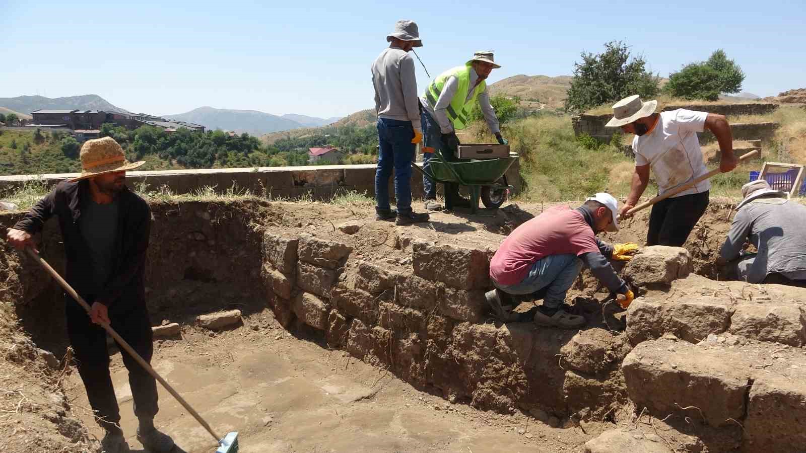 bitlis kalesinde kazilar buyuk olcude tamamlandi 6 ImqAhycu