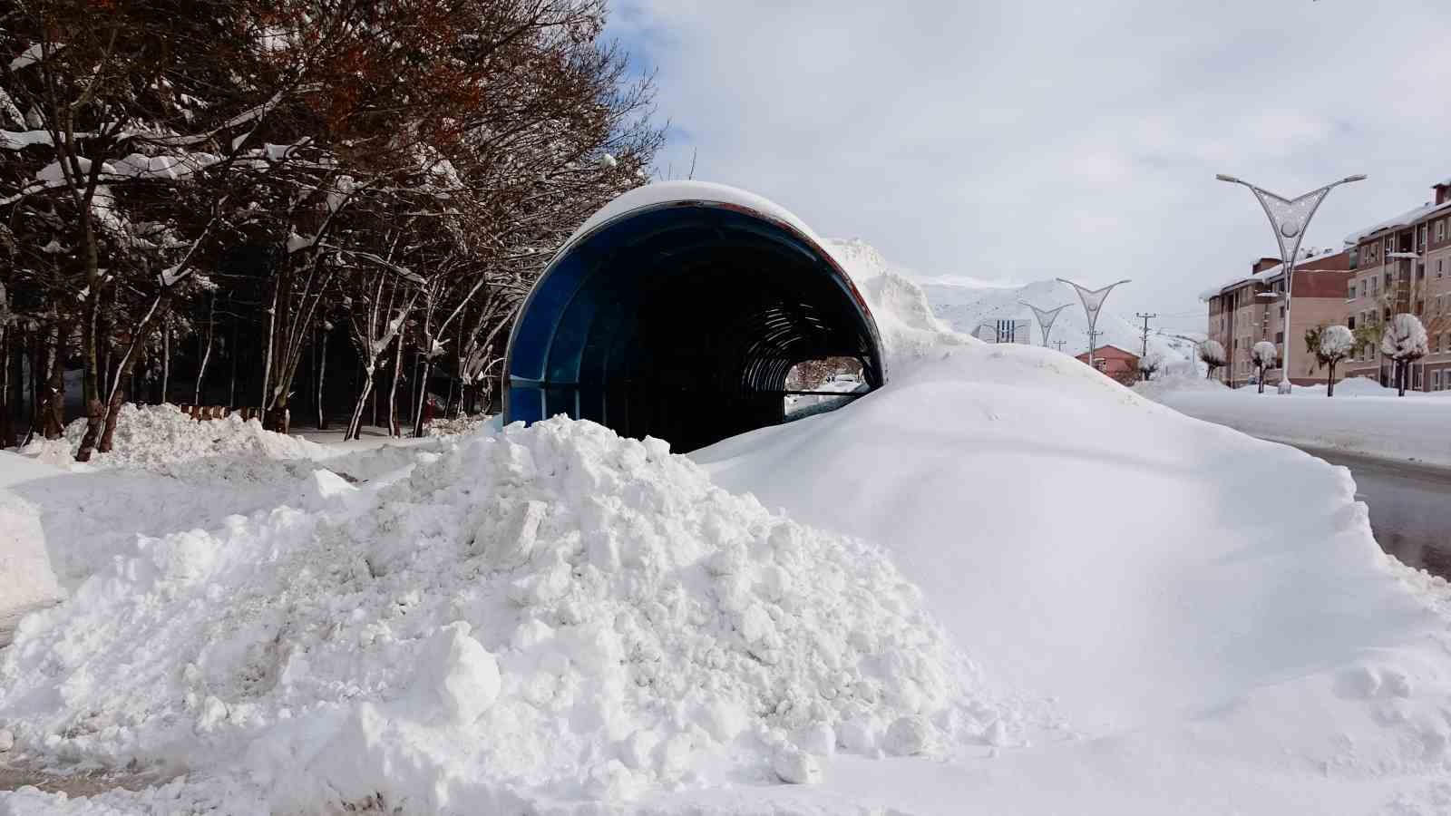 bitlis kara gomuldu 294 koy yolu ulasima kapandi 10 3ulAZWfs