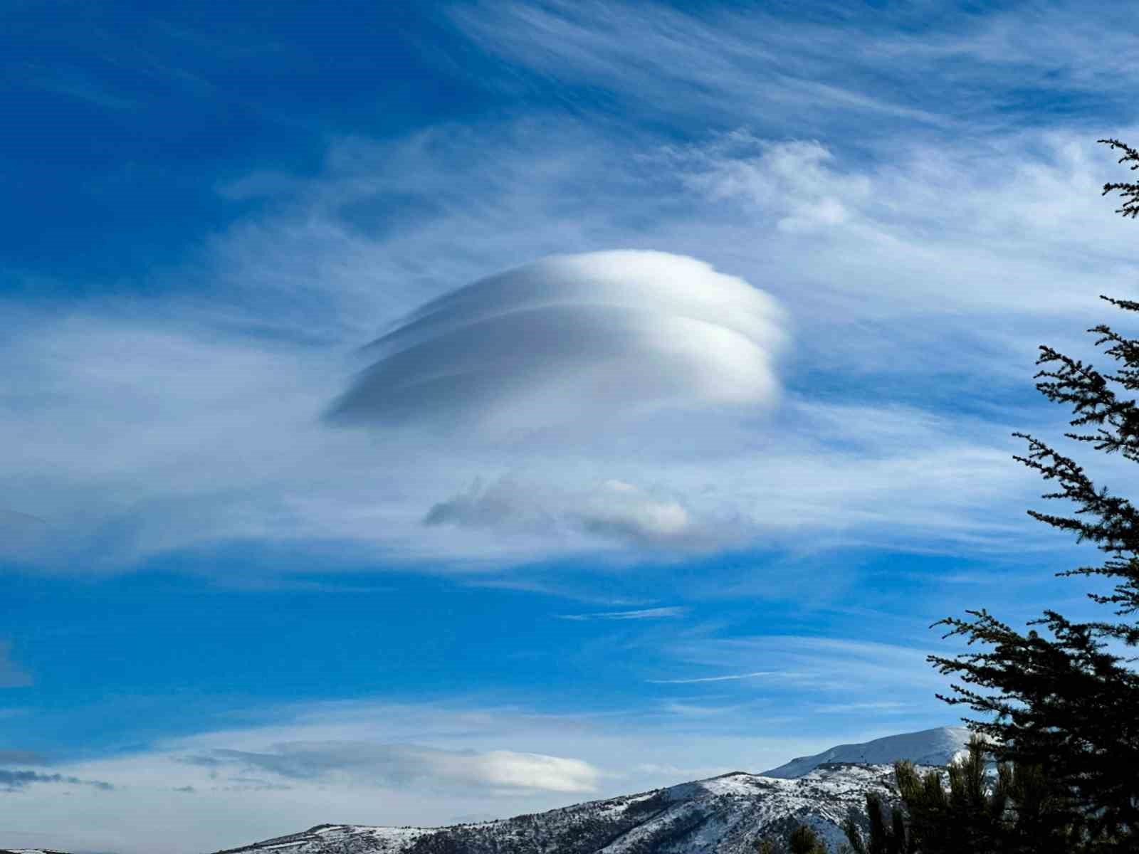 bitlis semalarinda lentikuler bulut goruntulendi 1