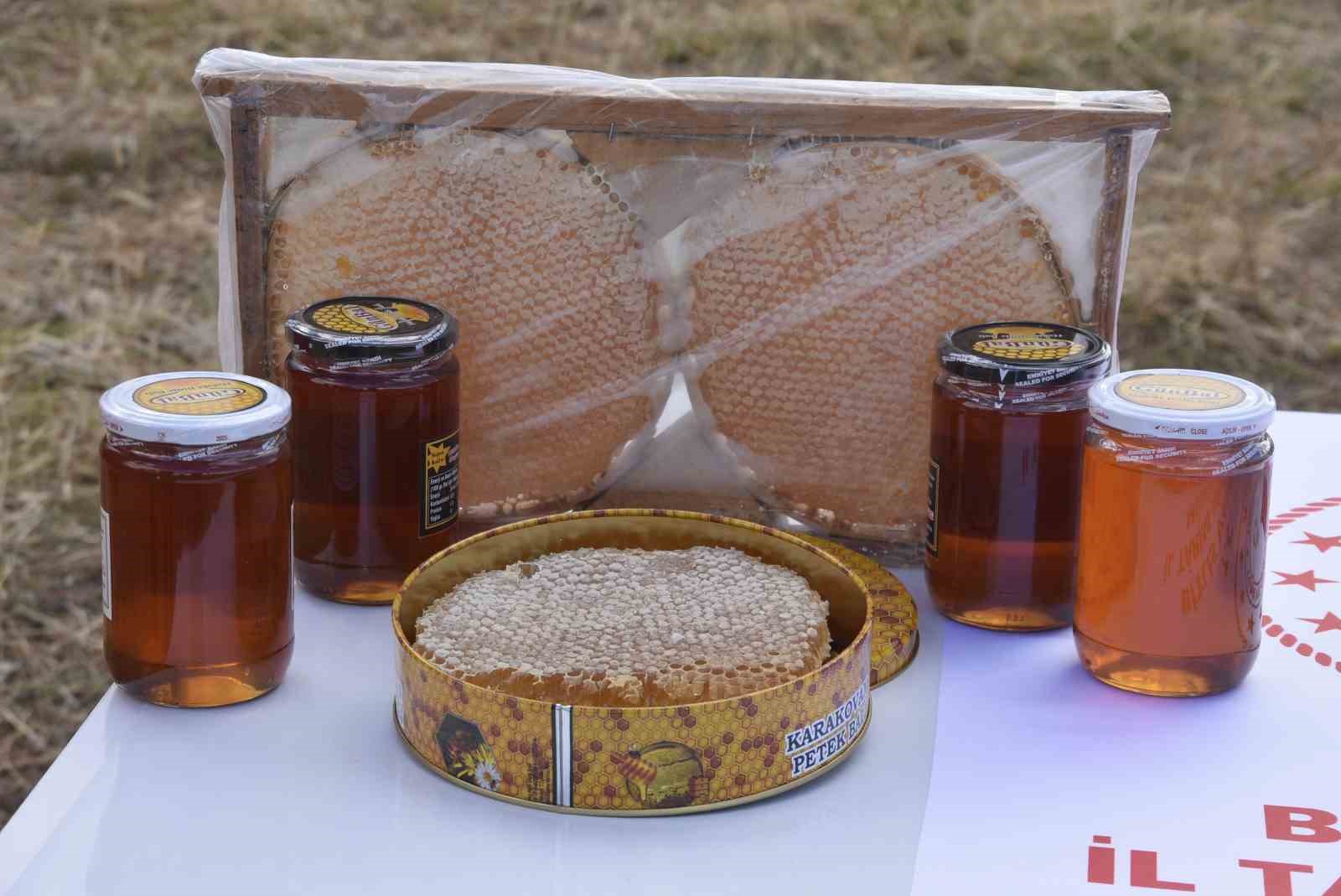 bitlis valisi karakaya dunyaca unlu karakovan balinin hasadini yapti 5 VvdMvnDv