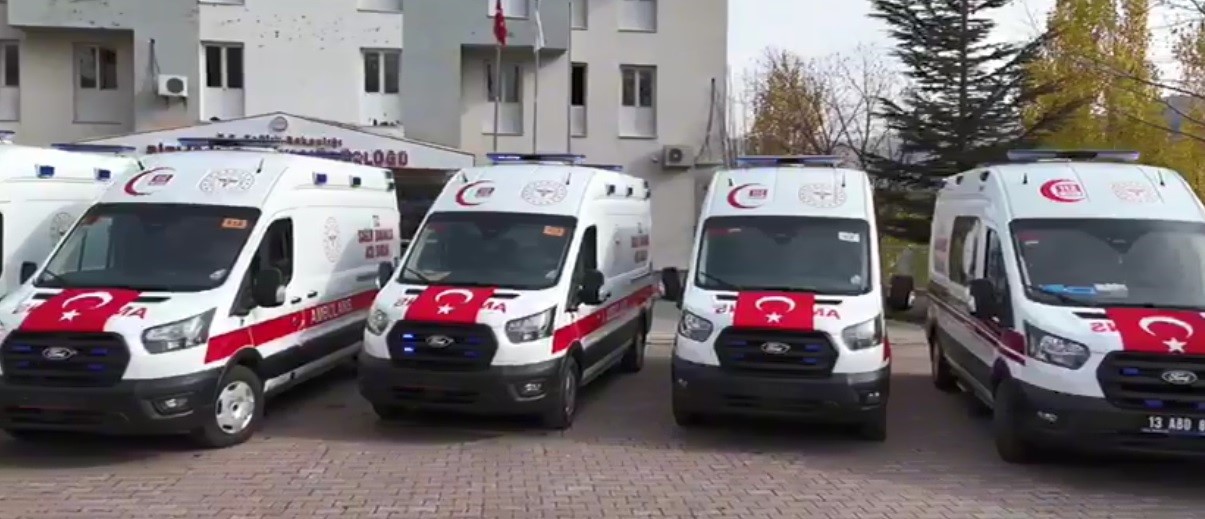 bitlisin acil saglik filosu 7 yeni ambulansla guclendi 0 na7uyBQI