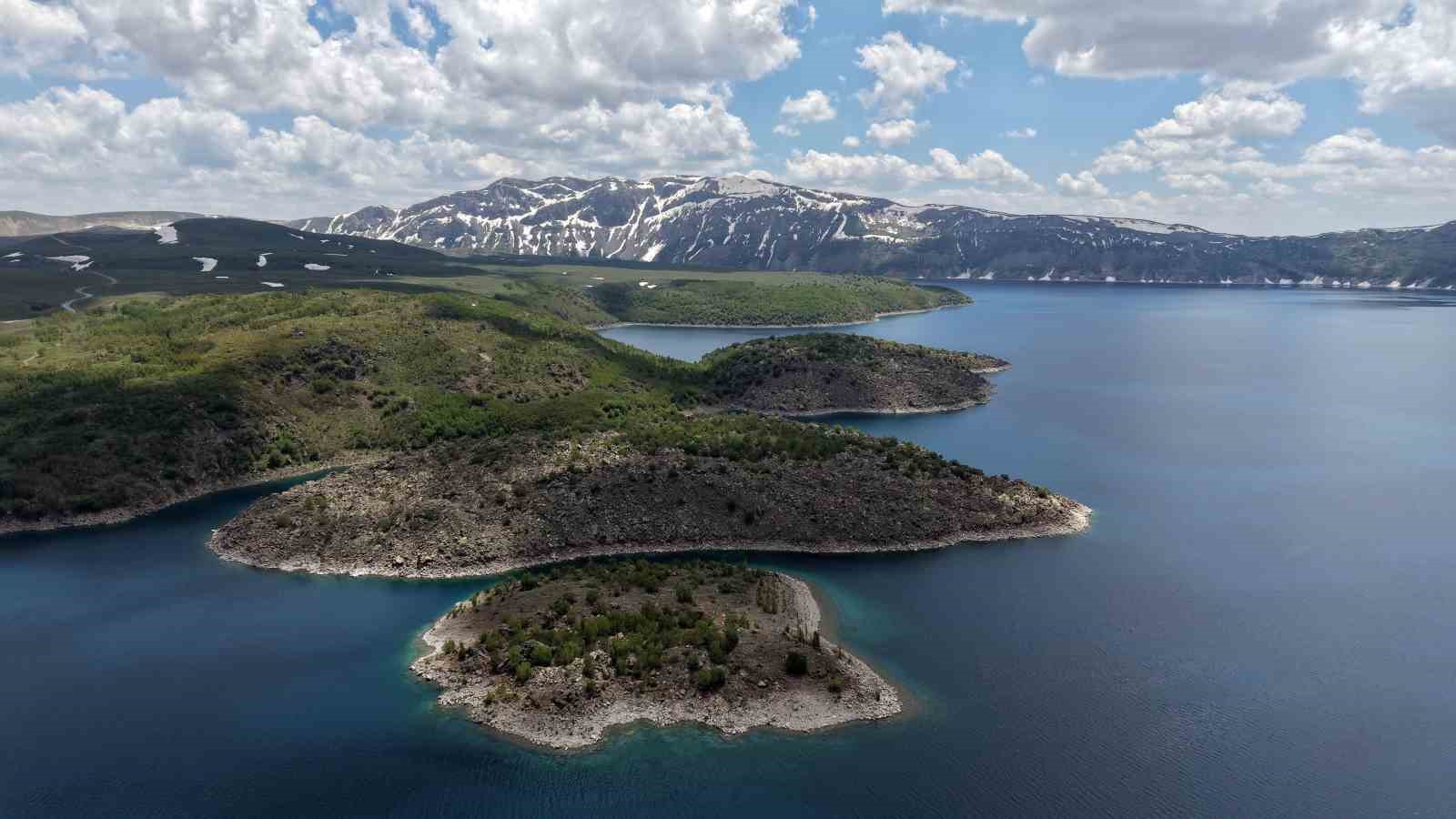 Bitlis’in doğa harikası Nemrut’ta hafta sonu hareketliliği 5 bitlisin doga harikasi nemrutta hafta sonu hareketliligi 1 FWtMQguw