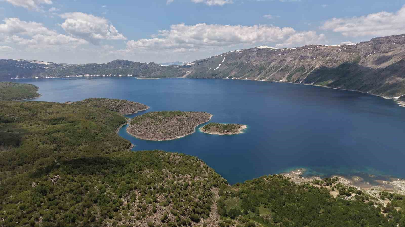 Bitlis’in doğa harikası Nemrut’ta hafta sonu hareketliliği 15 bitlisin doga harikasi nemrutta hafta sonu hareketliligi 11 91b1t7mD