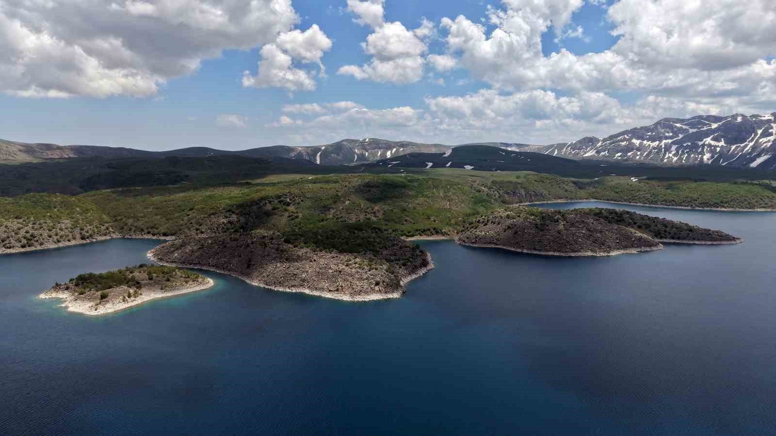 Bitlis’in doğa harikası Nemrut’ta hafta sonu hareketliliği 6 bitlisin doga harikasi nemrutta hafta sonu hareketliligi 2 GPLtp3il