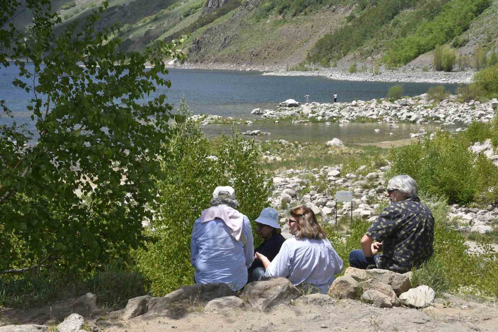 Bitlis’in doğa harikası Nemrut’ta hafta sonu hareketliliği 13 bitlisin doga harikasi nemrutta hafta sonu hareketliligi 9 bYGIqOhV
