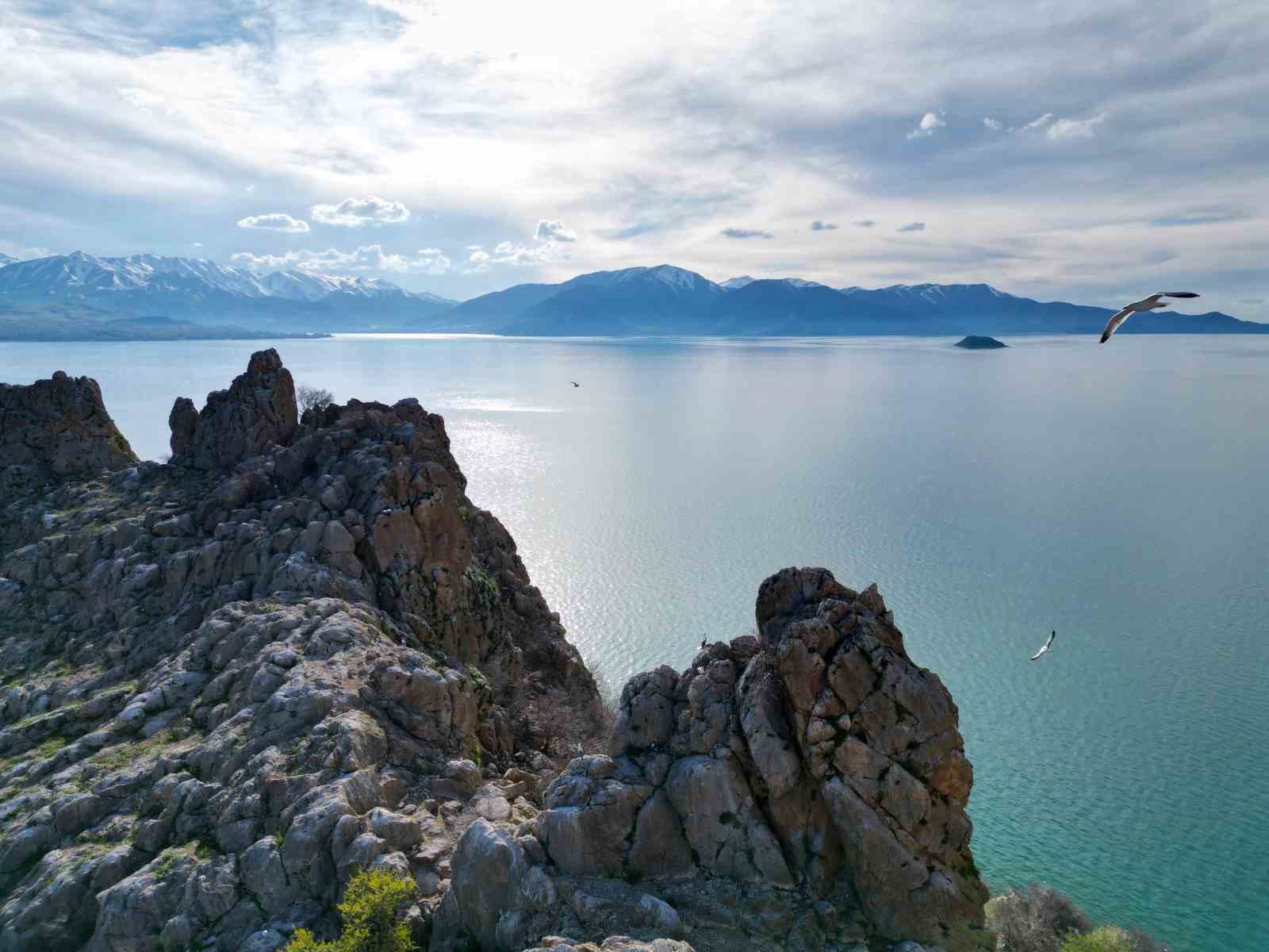 Bitlis’in kar suları Van Gölü’ne güç katıyor 6 bitlisin kar sulari van golune guc katiyor 2 FaLN7Vlz