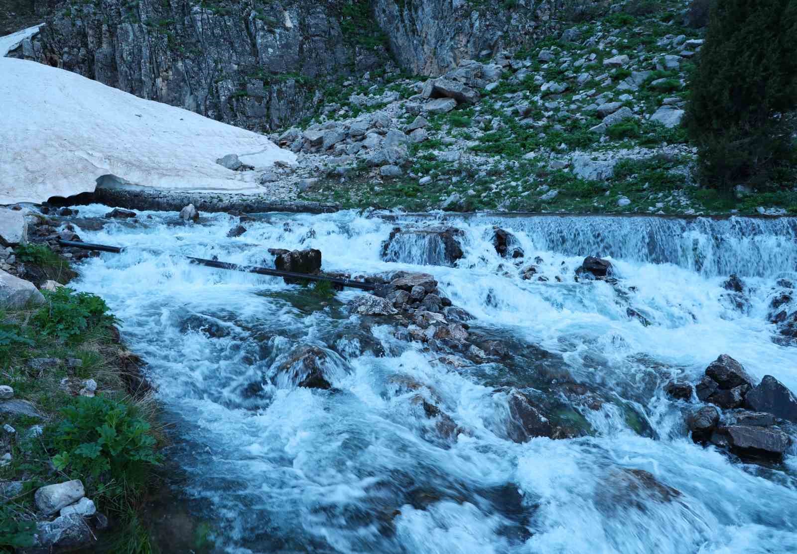 Bitlis’in kar suları Van Gölü’ne güç katıyor 9 bitlisin kar sulari van golune guc katiyor 5 qn1iE7FI