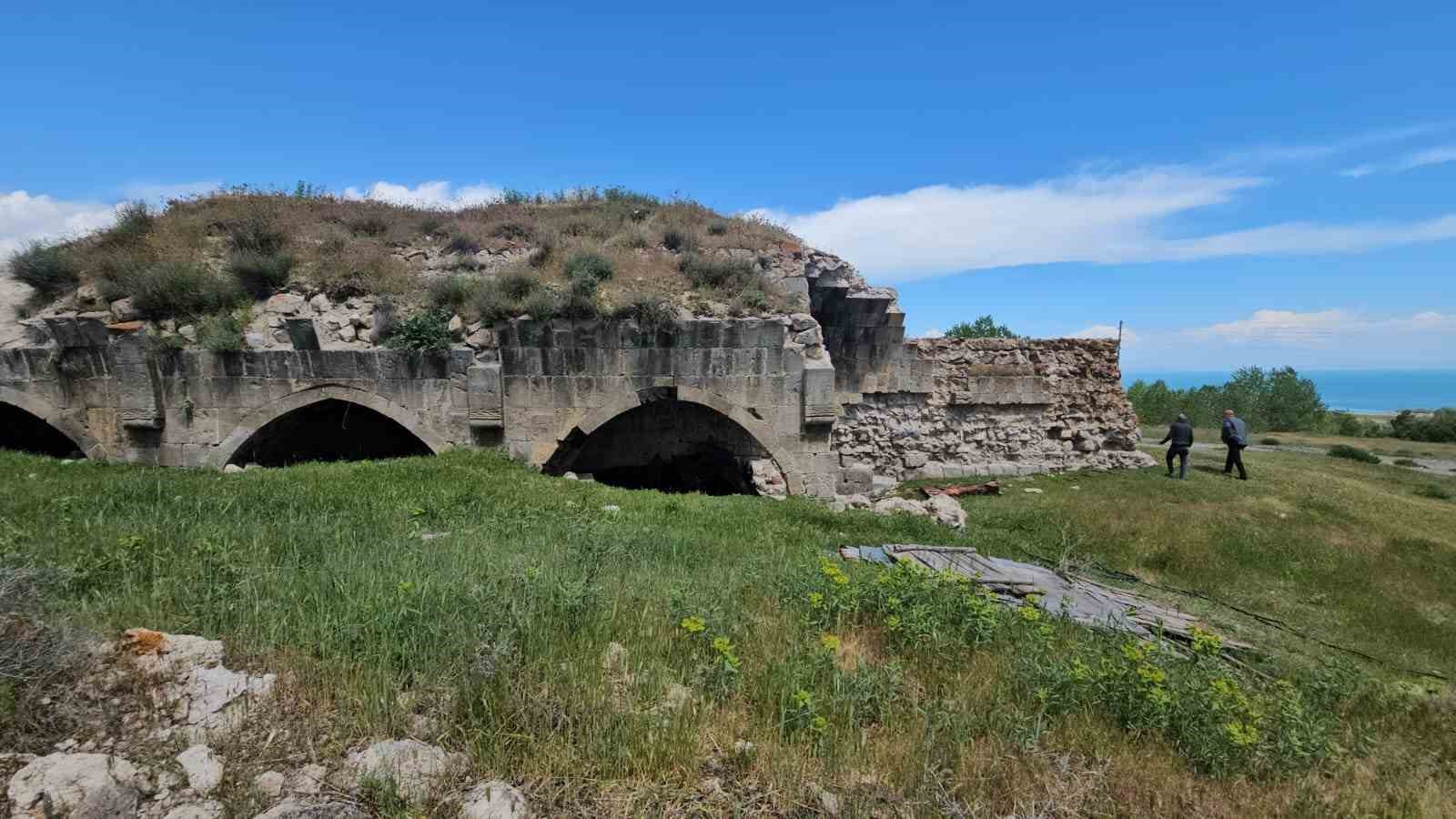 bitlisin tarihi mirasi sessizce yok oluyor lale pasa hani ilgi bekliyor 4 XpeSDWsW