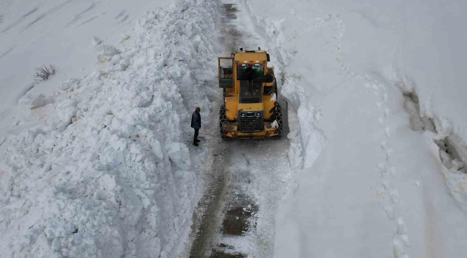 bitliste 5 metreyi bulan karda yol acma calismasi 2 Fzkgt2f5