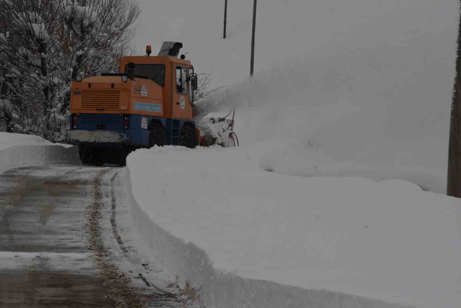 bitliste 65 metrelik kar yagisina ragmen 20 bin kilometre yol acildi 2 meUTP8Hj