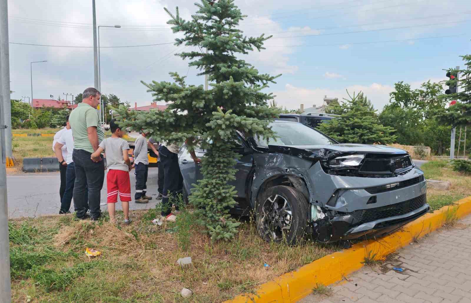 bitliste ambulans ile otomobil carpisti 10 yarali 5 cQneVAHn