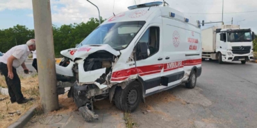 bitliste-ambulans-ile-otomobil-carpisti-10-yarali-xl8W3Vl1.jpg