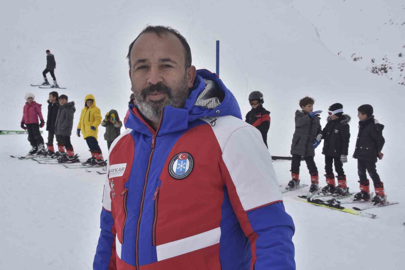 bitliste cocuklar karne tatilinde kayak ogreniyor 5 lpQGXRdp