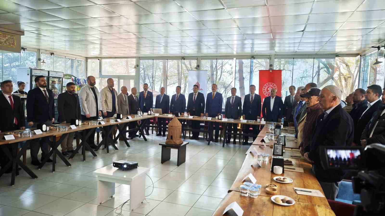 bitliste geleneksel ahlat tas isciligi calistayi duzenlendi 4 T3wdNLW8