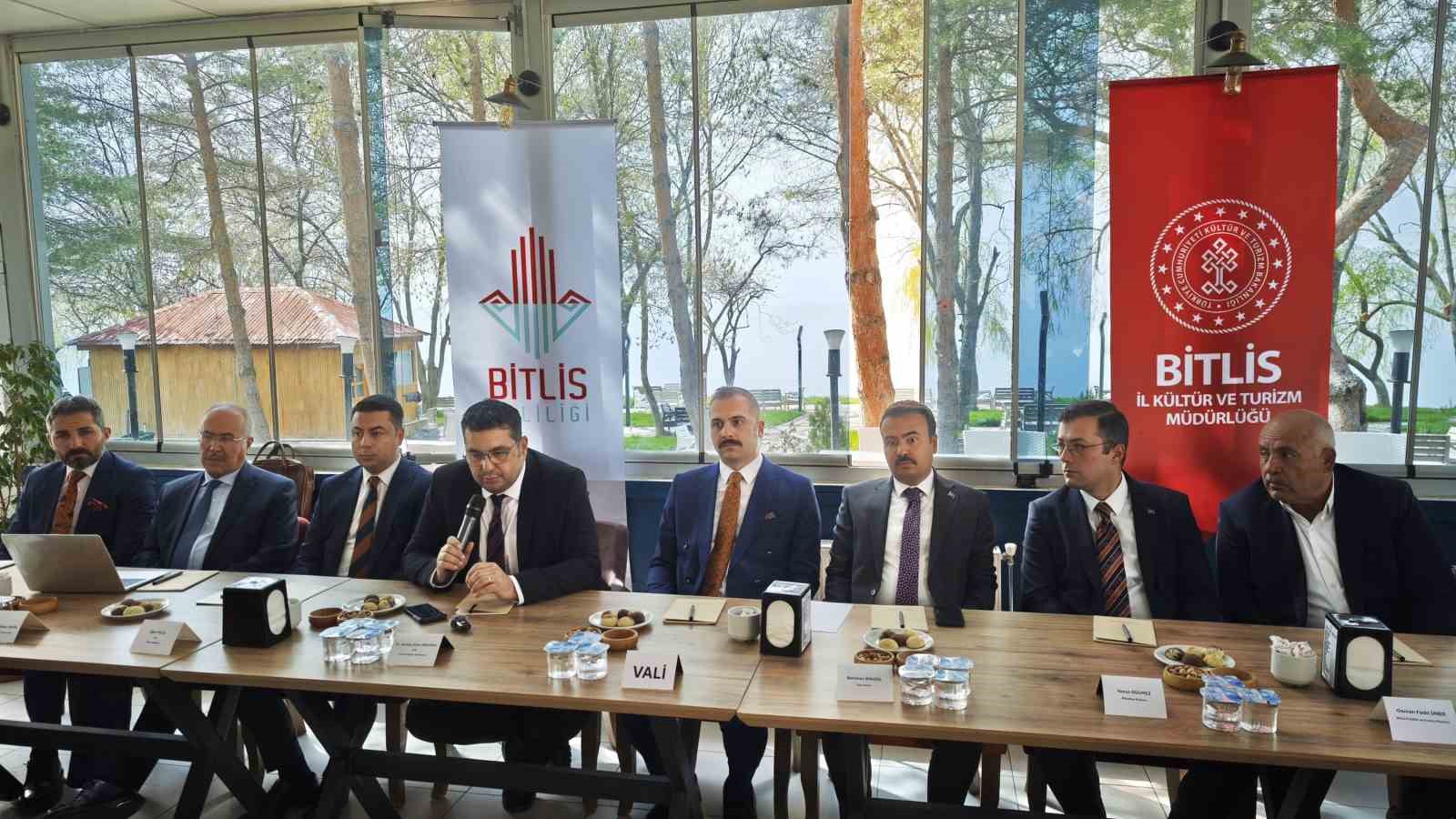 bitliste geleneksel ahlat tas isciligi calistayi duzenlendi 5 WV2DsePj