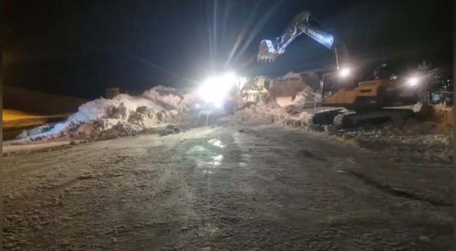 bitliste kardan kapanan koy yollari yeniden aciliyor 1 31m3biMi