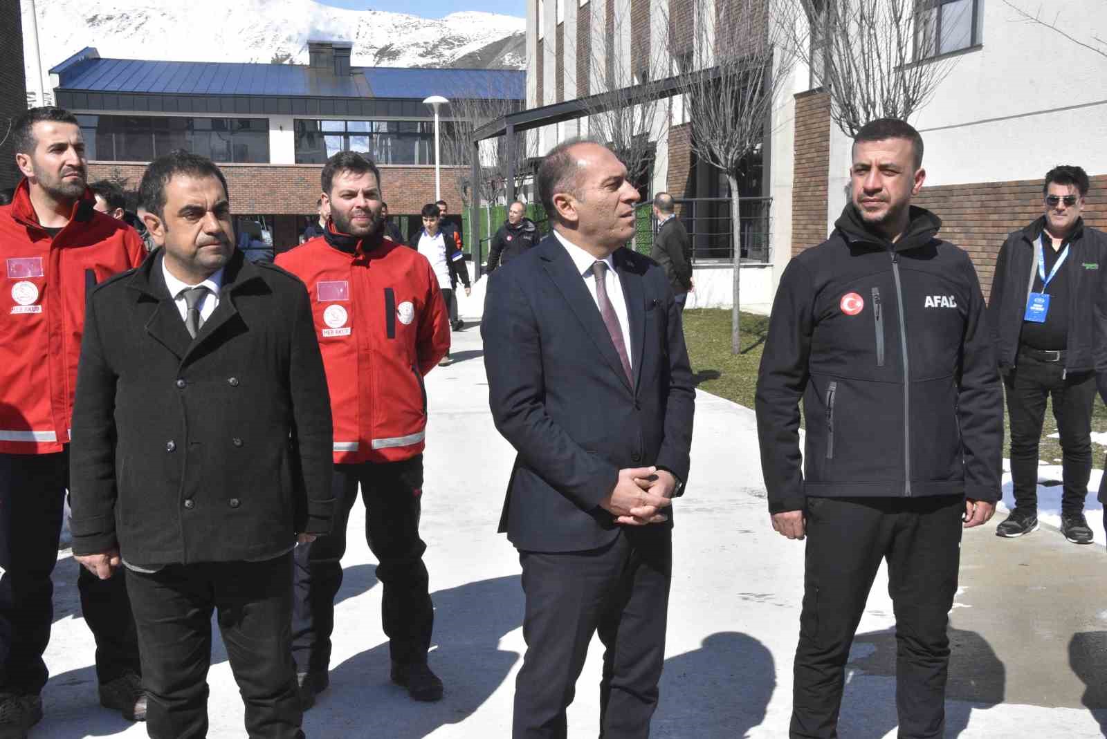bitlisteki okullarda deprem tatbikati yapildi 3 nT6nedtS