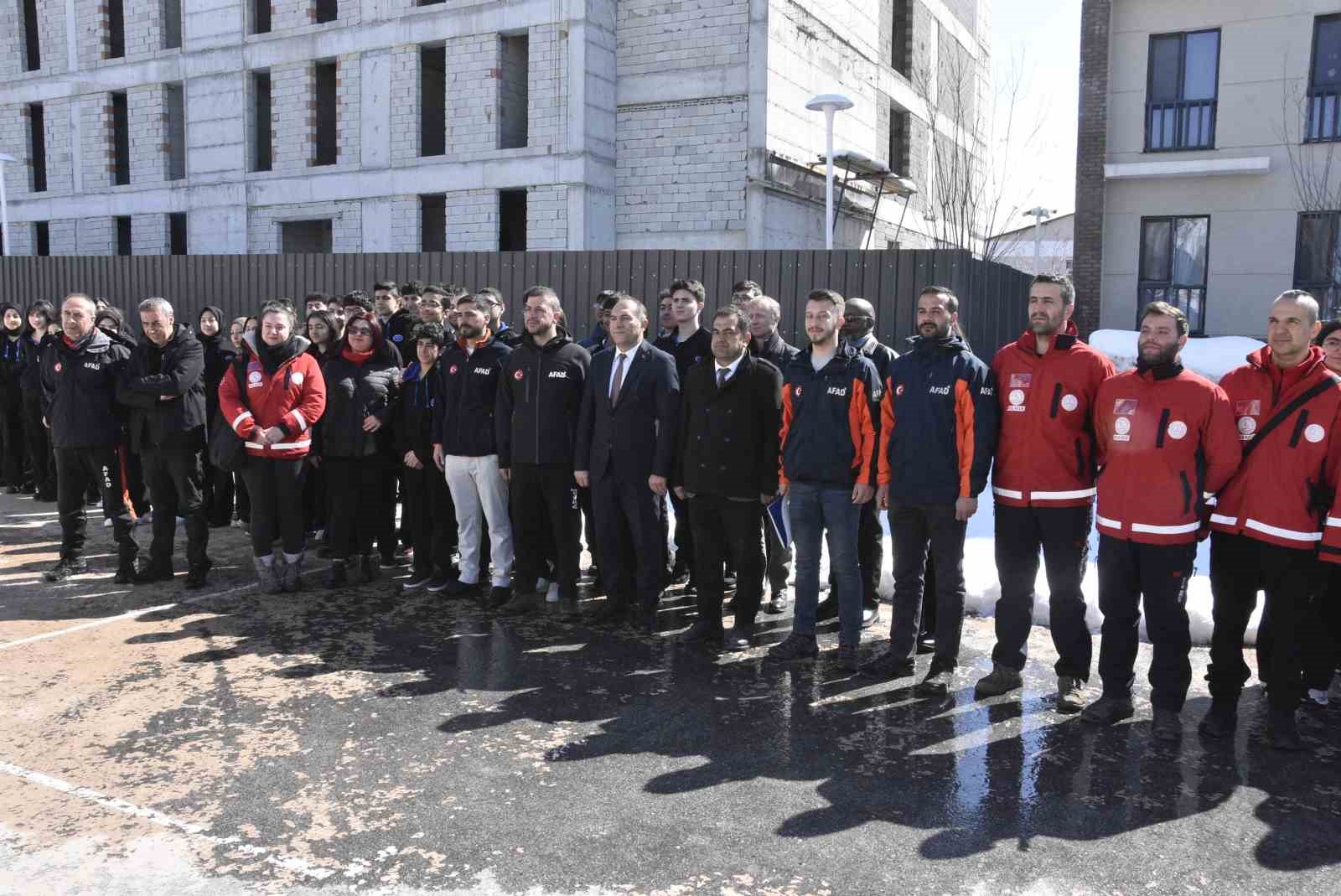 bitlisteki okullarda deprem tatbikati yapildi 4 5cGIBQRr