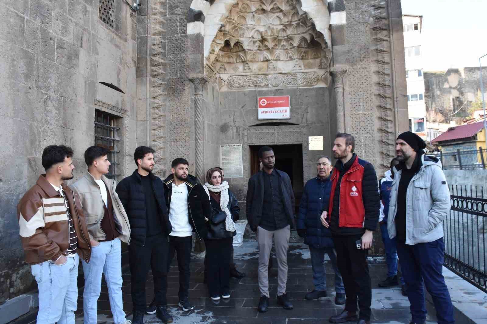 bitlisteki yabanci ogrenciler tarihi mekanlari gezdi 2 qQezsFrs