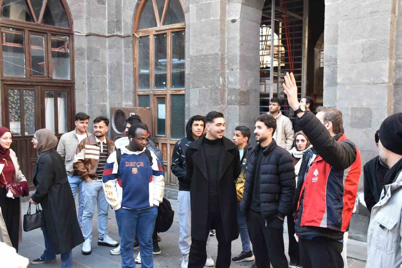 bitlisteki yabanci ogrenciler tarihi mekanlari gezdi 8 9NmFvO42