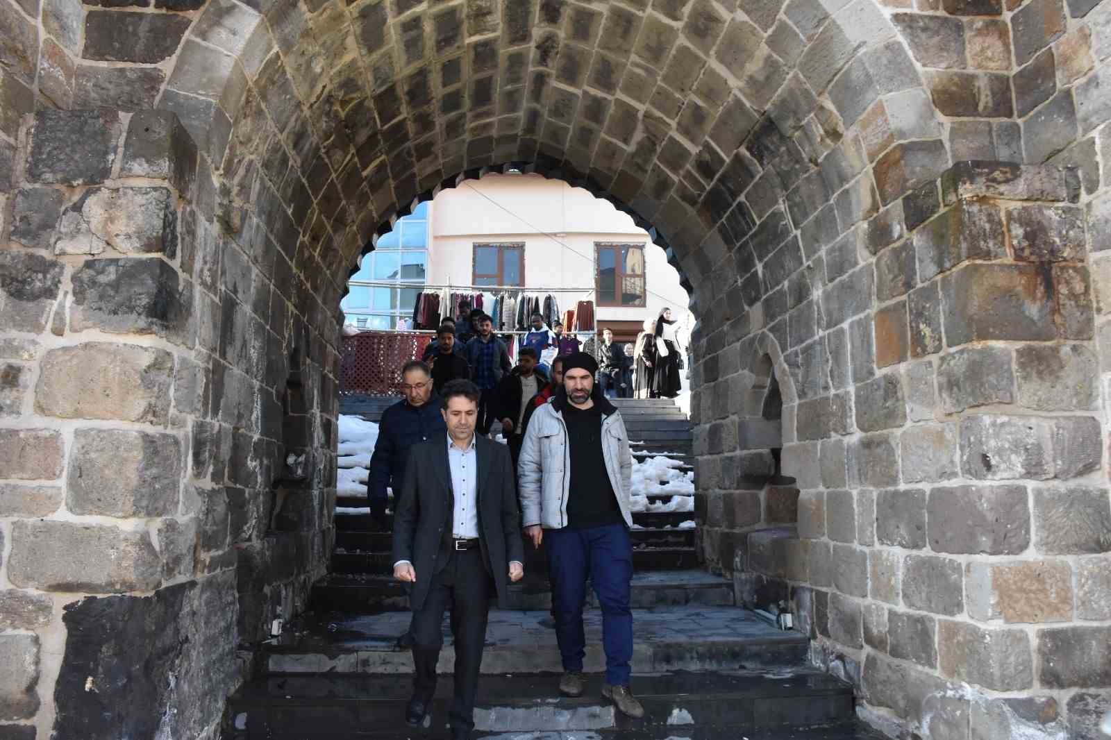 bitlisteki yabanci ogrenciler tarihi mekanlari gezdi 9 XvFYQhuA