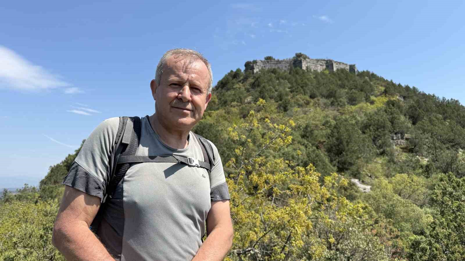 bizans doneminde savunma kalesiydi simdi definecilerin meskeni oldu 11 VbO1B6uH