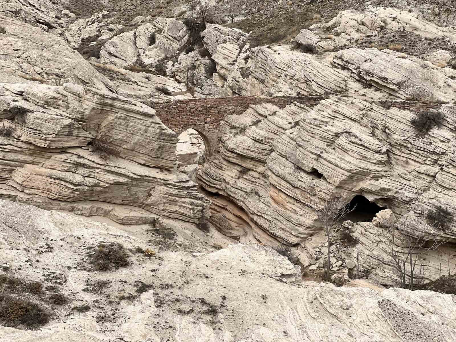 bizans doneminden gunumuze uzanan seytan koprusu 1 juAs9S9r