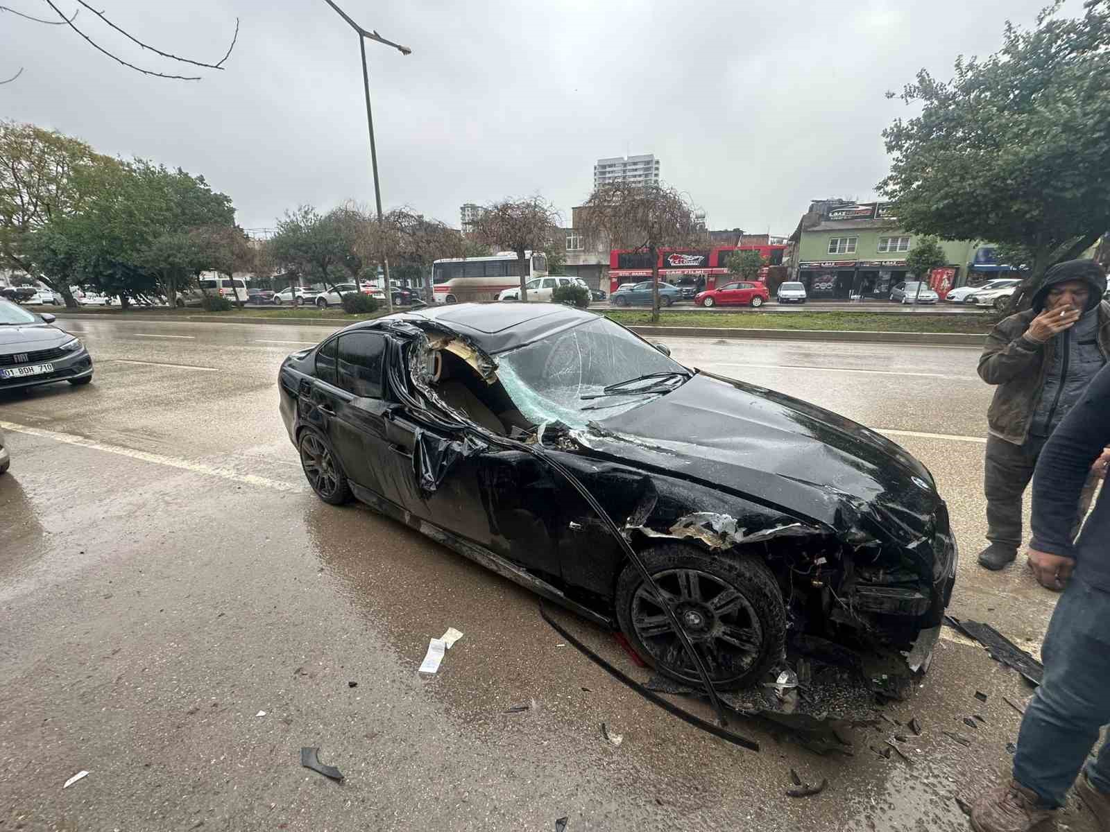 bmw ile olumden dondu milyonluk otomobil hava yastigi acmadi 0 TWSHimuz