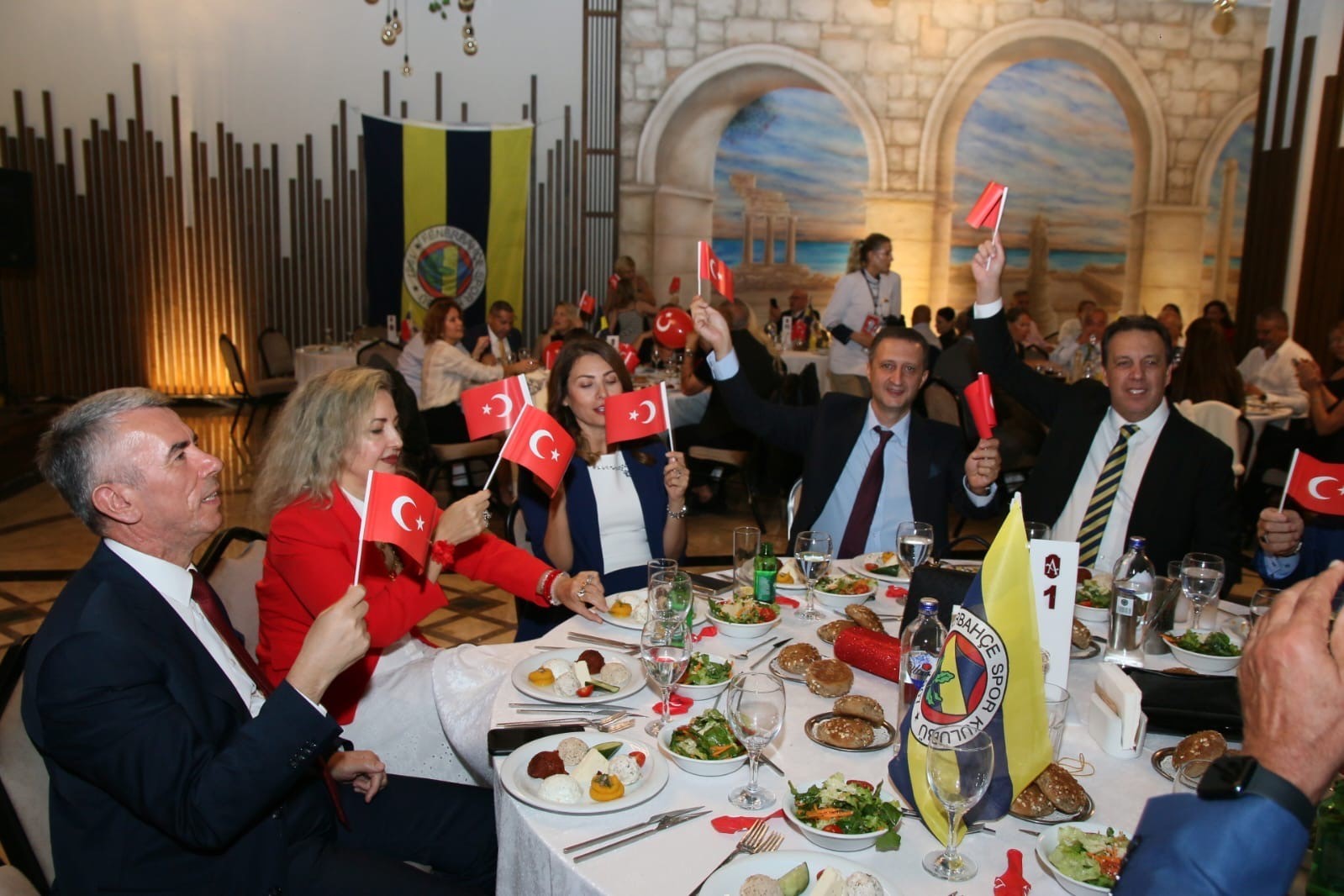 bodrum fenerbahceliler dernegi cumhuriyetin 102 yilini kutladi 2 Zn39GmWm
