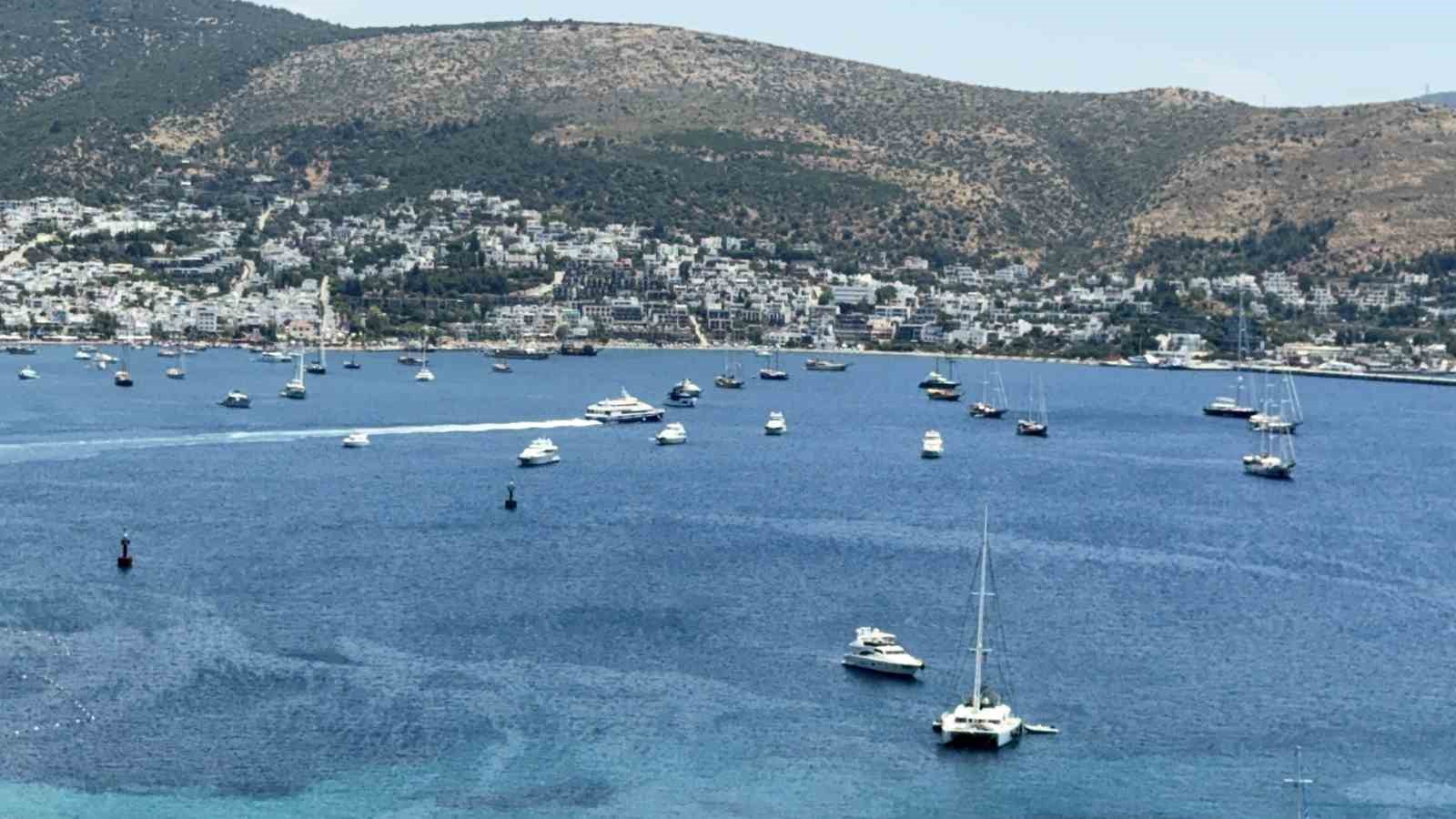Bodrum koylarında yat kuşatması: Sezon açıldı, denizde yoğunluk başladı 4 bodrum koylarinda yat kusatmasi sezon acildi denizde yogunluk basladi 0 iGYFC5PX
