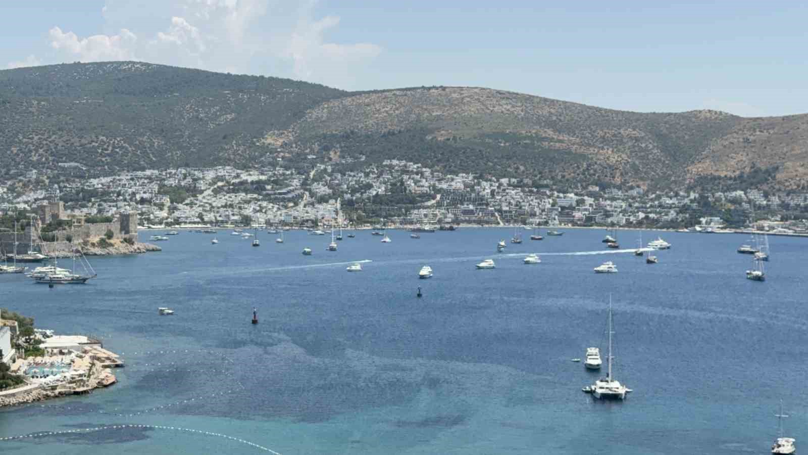 Bodrum koylarında yat kuşatması: Sezon açıldı, denizde yoğunluk başladı 9 bodrum koylarinda yat kusatmasi sezon acildi denizde yogunluk basladi 5 F3tPTfaK