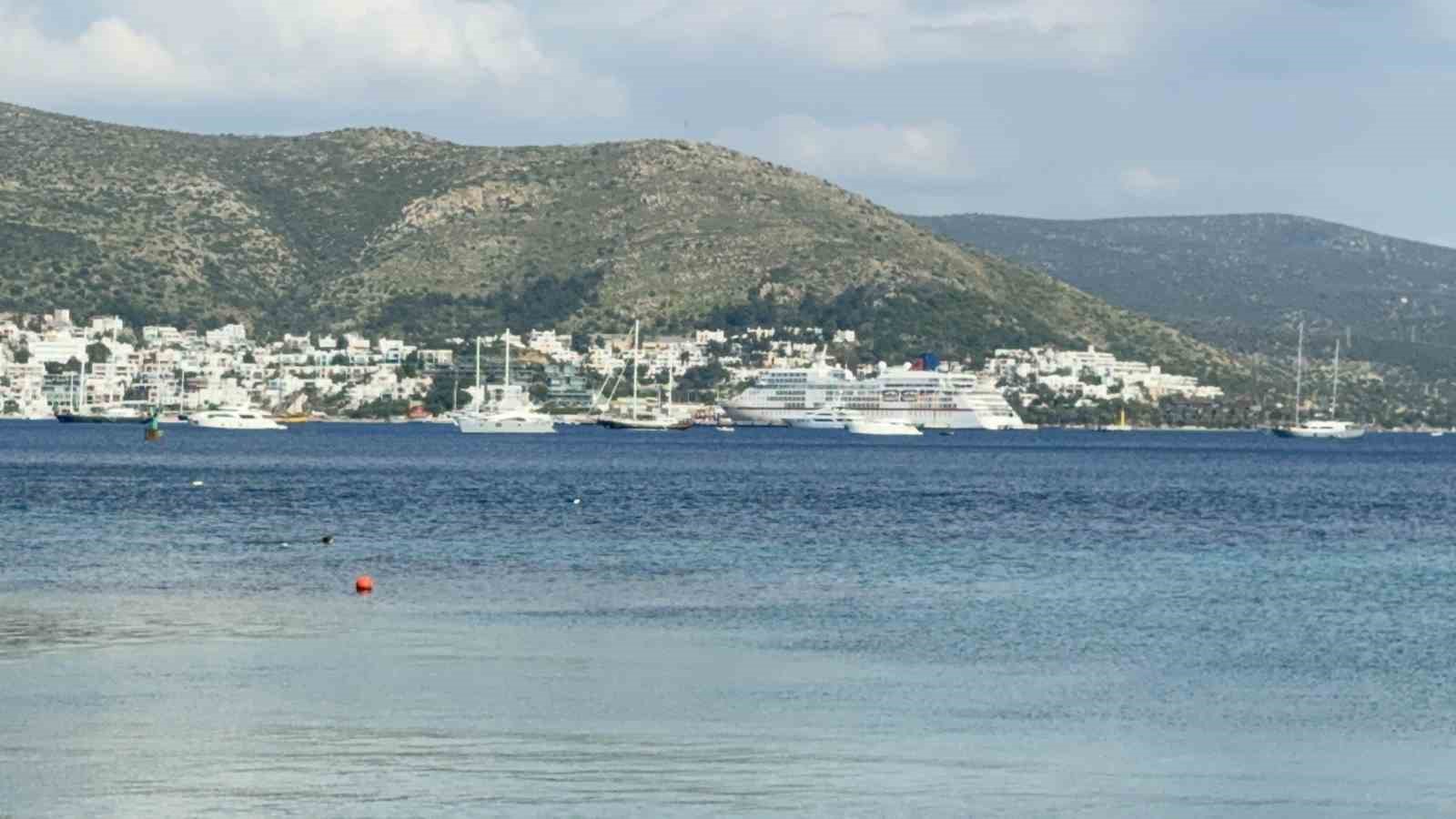 bodrum limaninda dev yolcu gemisi hareketliligi 357 turist ilceye ayak basti 0 gsp83Cad