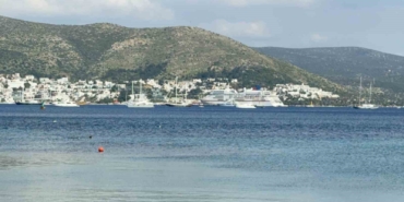 bodrum-limaninda-dev-yolcu-gemisi-hareketliligi-357-turist-ilceye-ayak-basti-1EDjvGdz.jpg