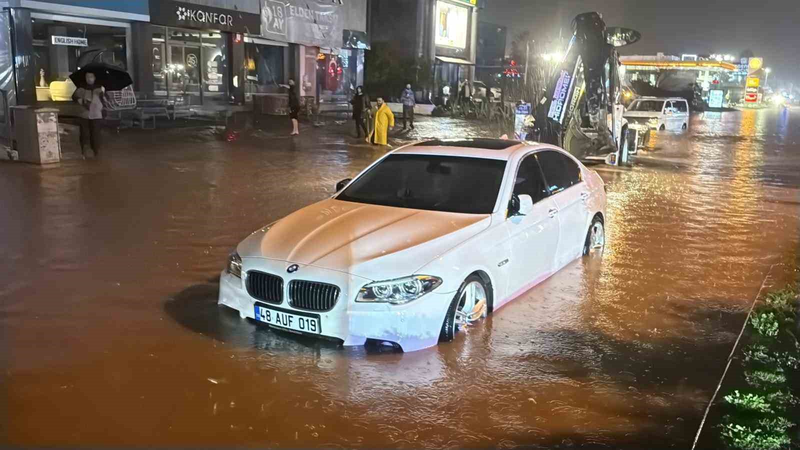 bodrum saganak yagisa teslim oldu yollar gole dondu evleri su basti 8 l95A2Ksb