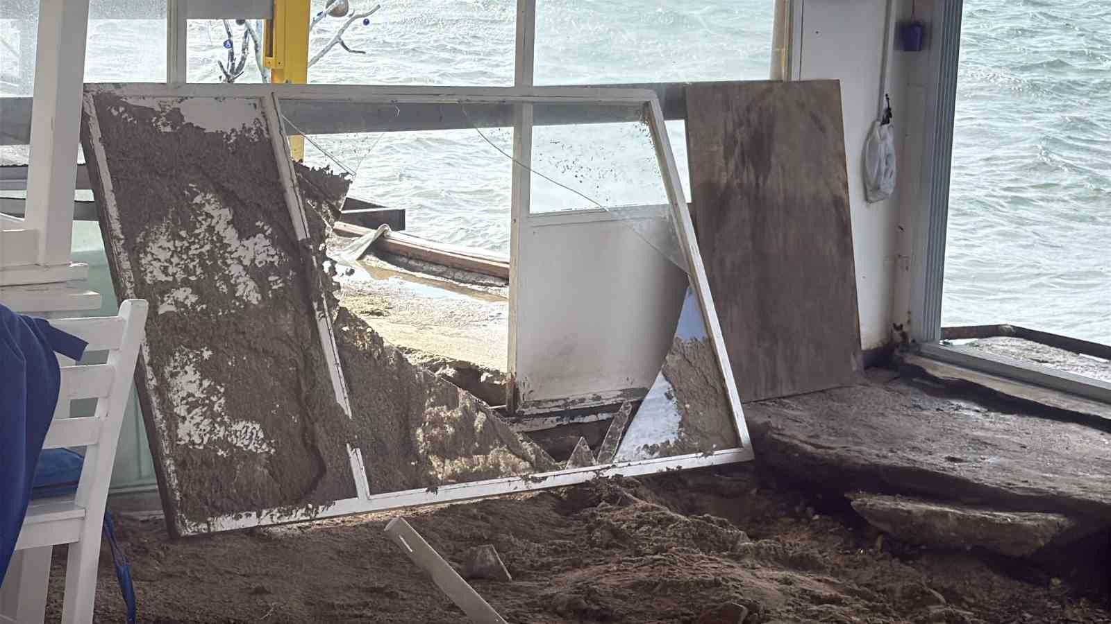 bodrum sahili savas alanina dondu firtina isletmeleri yerle bir etti 4 eSAJP6hI
