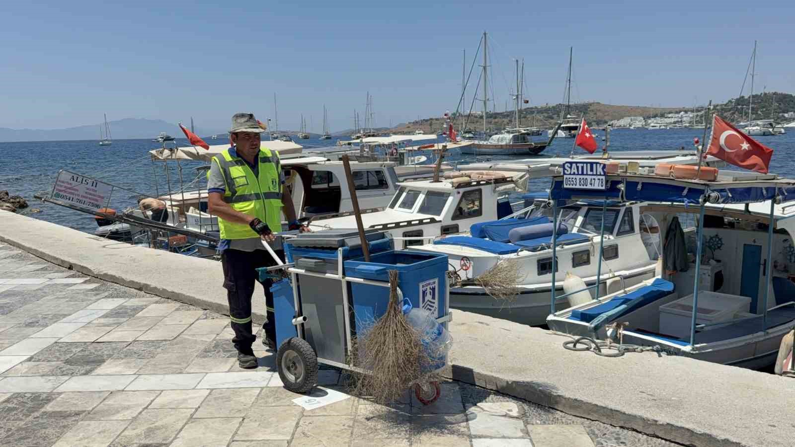 bodrum sokaklarini muzikle temizliyor 4 cyqtcFFD