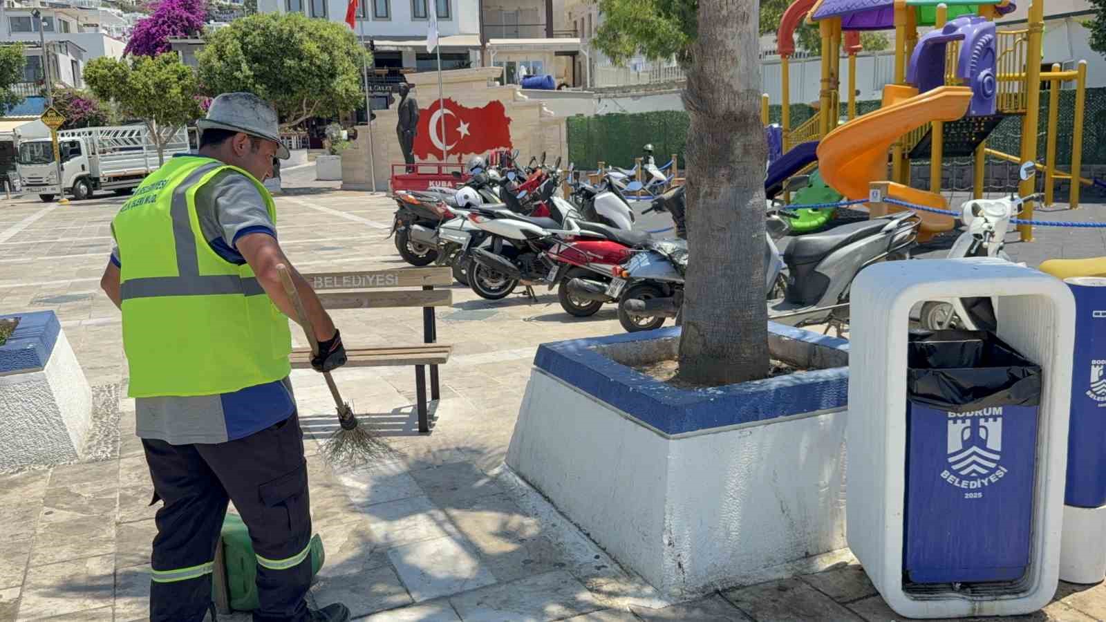 bodrum sokaklarini muzikle temizliyor 5 v5QFvfV4