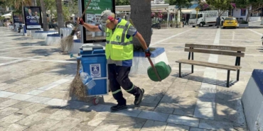 bodrum-sokaklarini-muzikle-temizliyor-JpDhjmZO.jpg