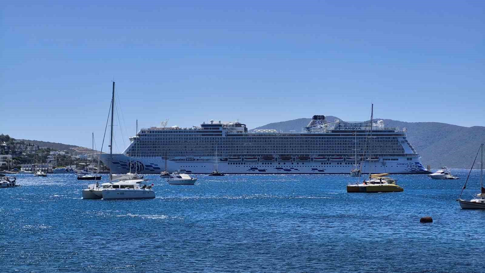 bodrum turizmde gucunu korudu ilk 6 ayda 416 bin yabanci turist temmuzda nufus 800 NA2EWBld