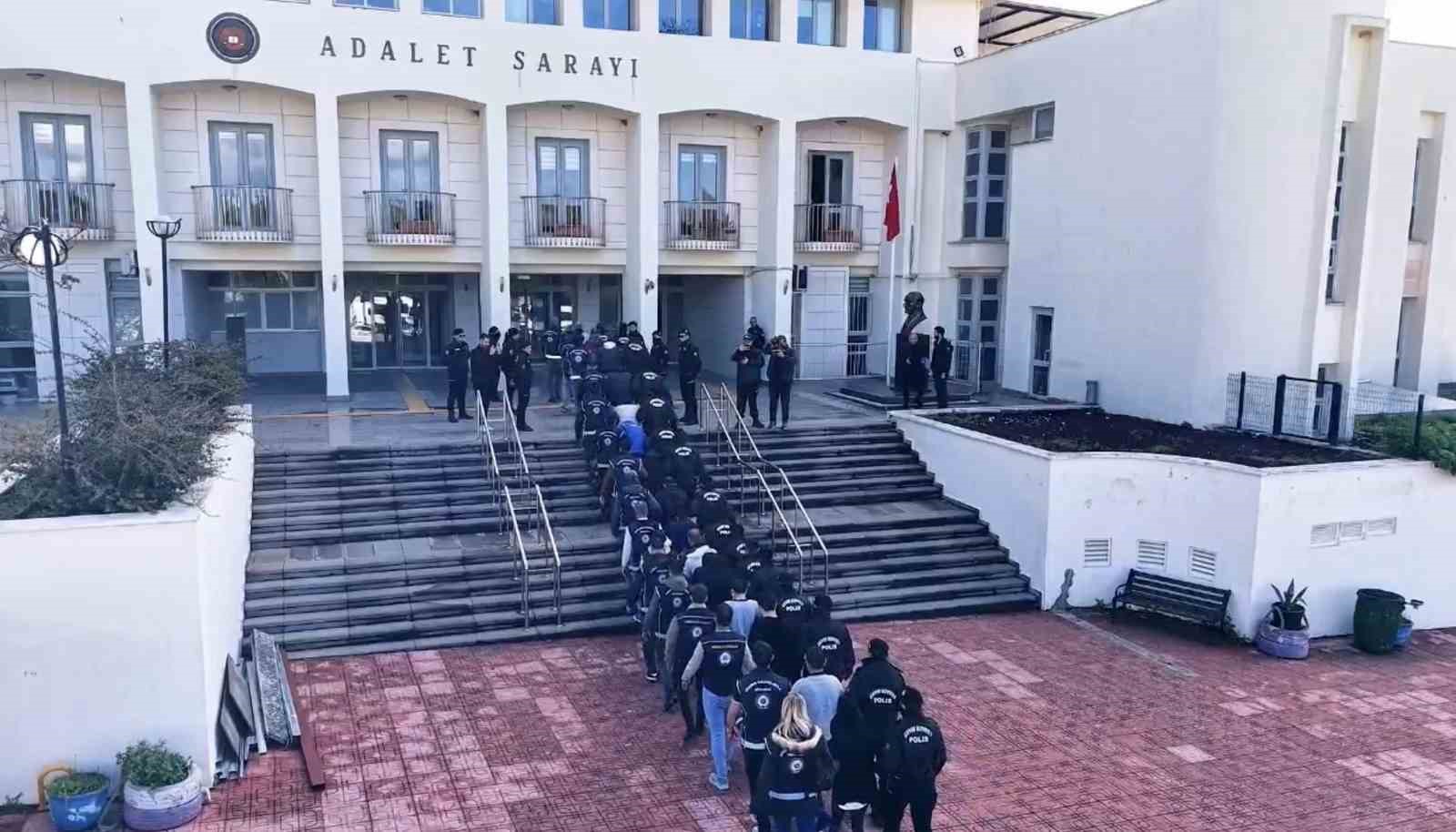bodrumda 19 multecinin oldugu bot faciasina 12 tutuklama 0 iqb2G4Eg